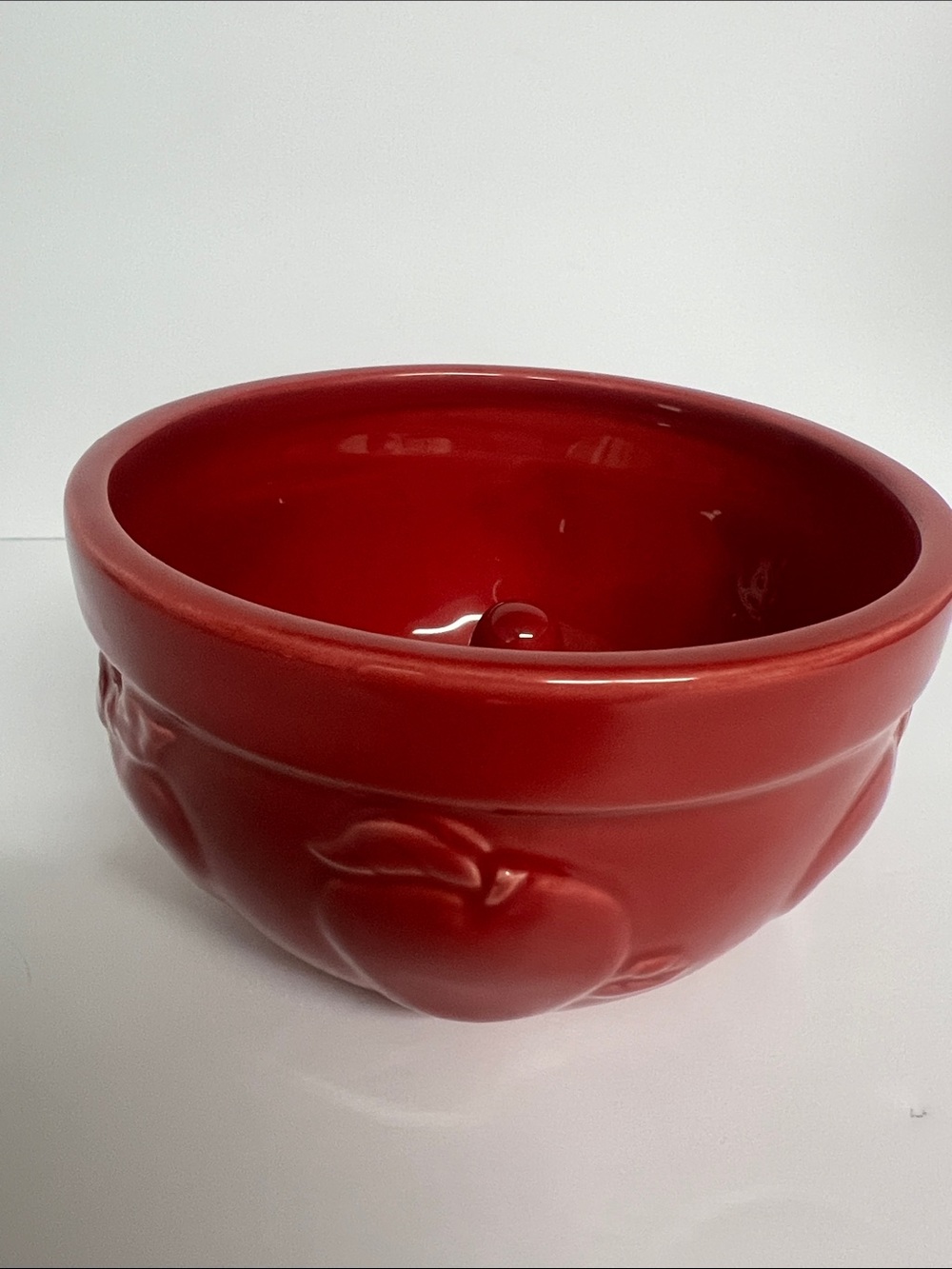 Susan Winger X Cracker Barrel Embossed Red Apple Juicer Bowl